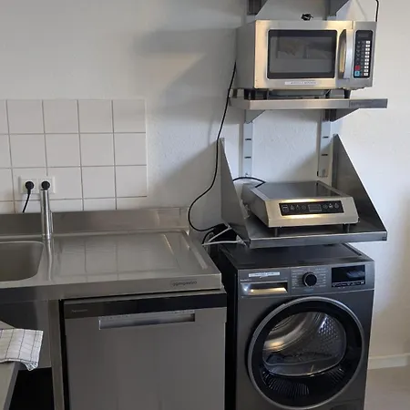 Moderne Kleine Im Ex-studentenwohnheim In