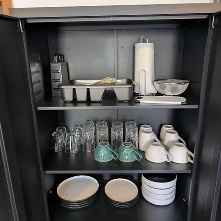 Moderne Kleine Im Ex-studentenwohnheim In Appartamento *