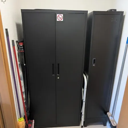 Moderne Kleine Im Ex-studentenwohnheim In *