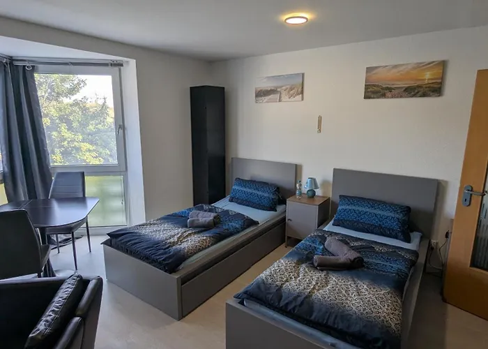 Moderne Kleine Im Ex-studentenwohnheim In Appartamento *