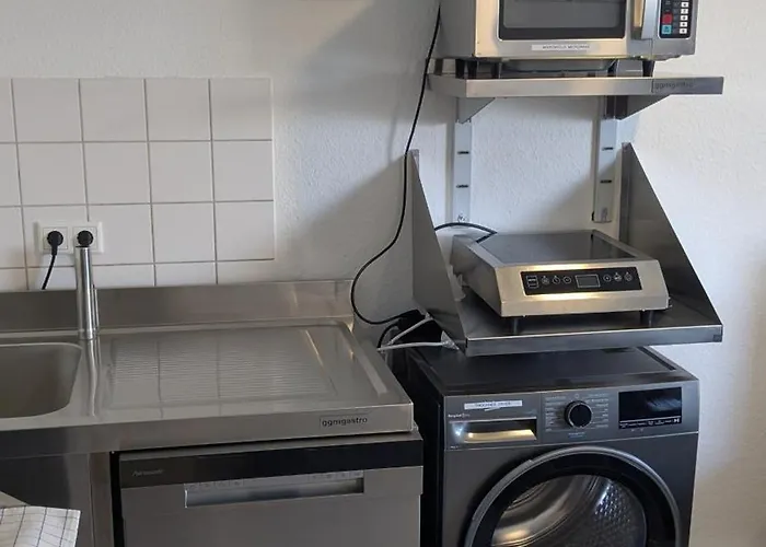 Moderne Kleine Im Ex-studentenwohnheim In