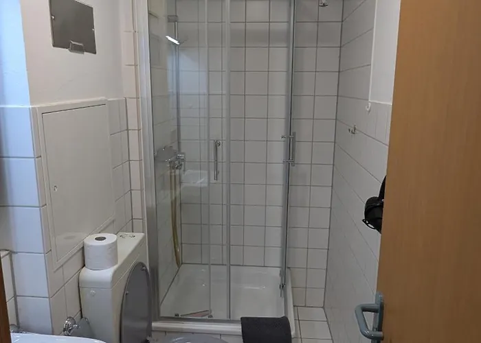 Moderne Kleine Im Ex-studentenwohnheim In Apartmán