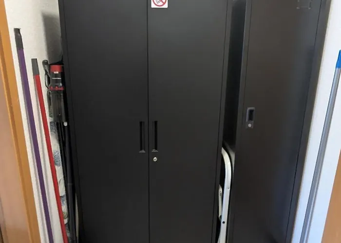 Moderne Kleine Im Ex-studentenwohnheim In *